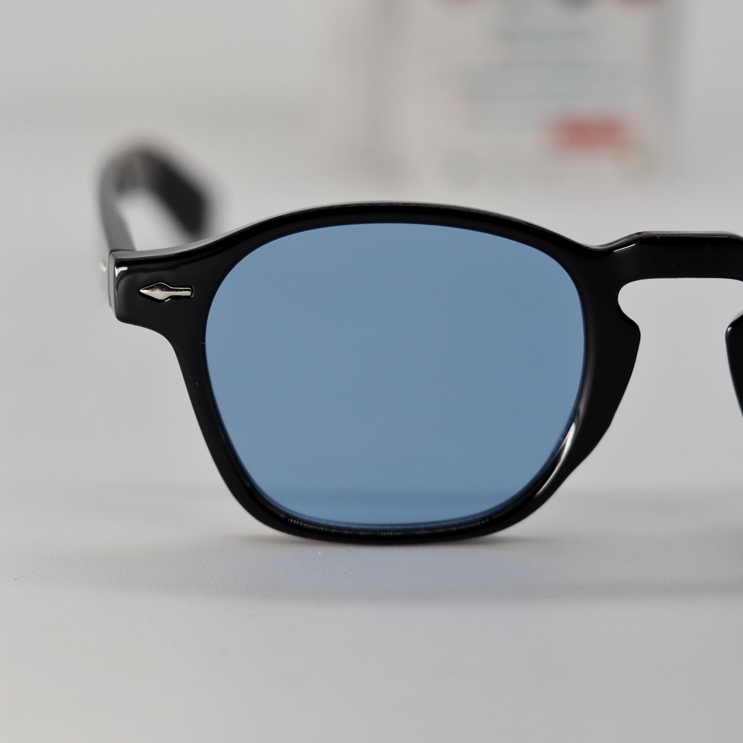 Moscot Mari 4