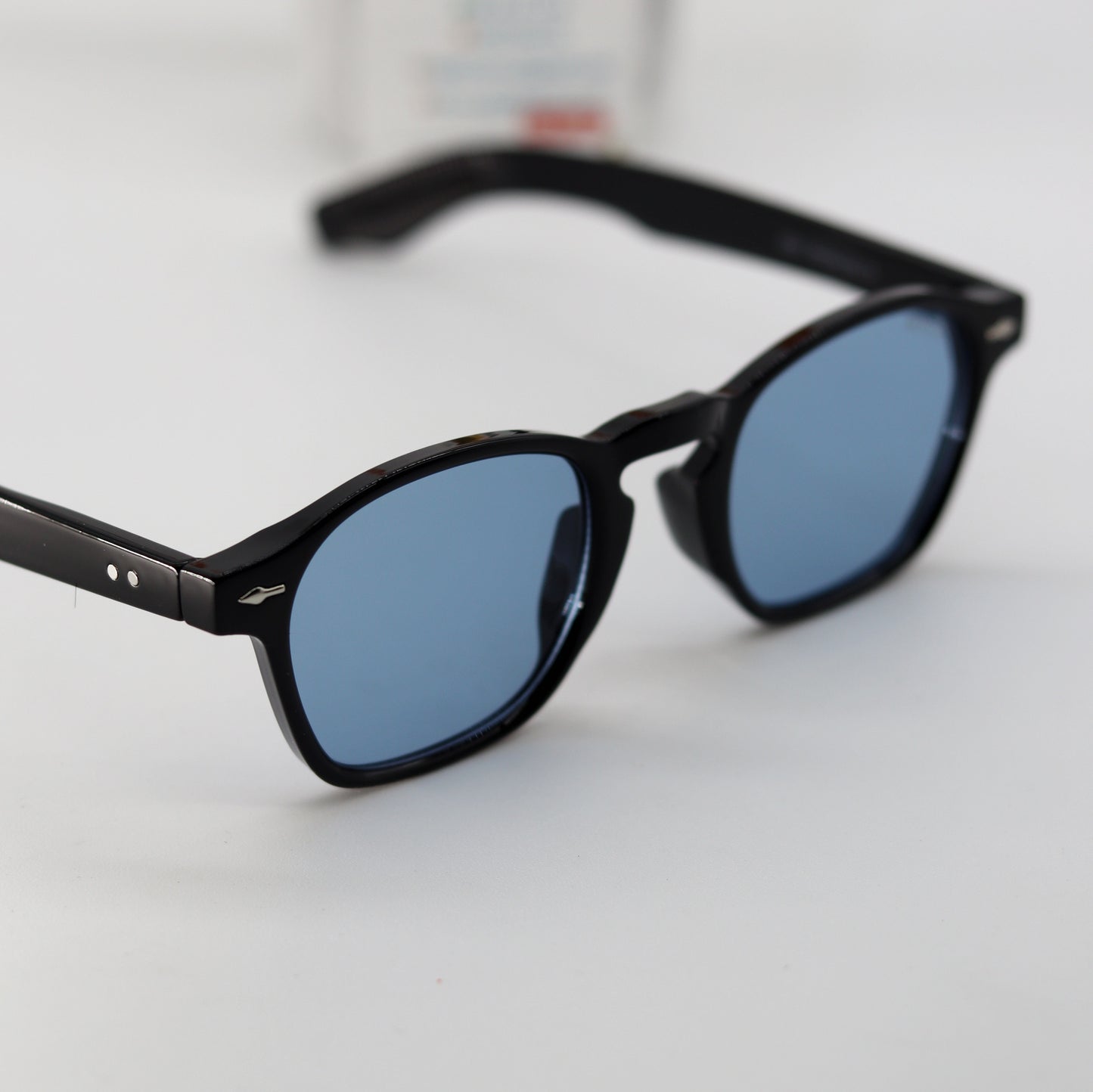 Moscot Mari 4