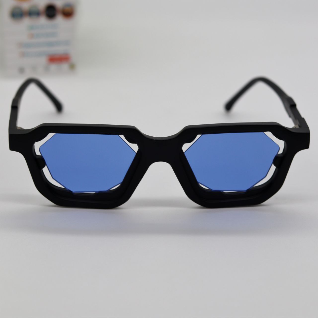 Moscot AQUI