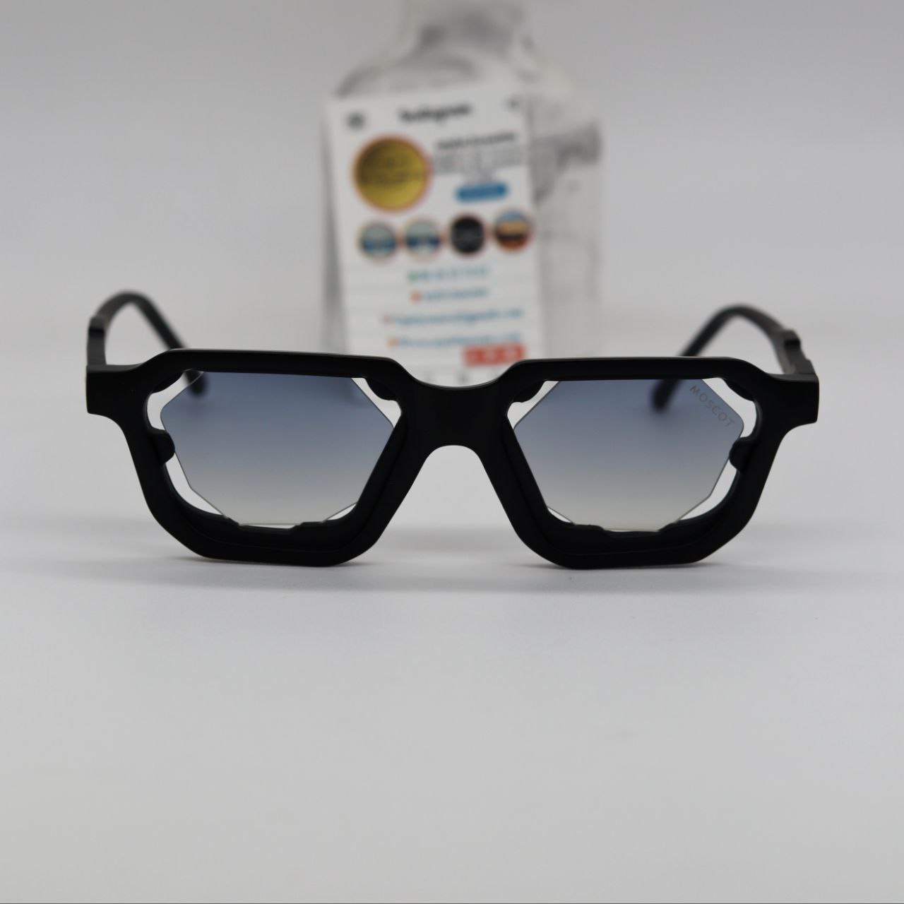 MOSCOT AQUI 5