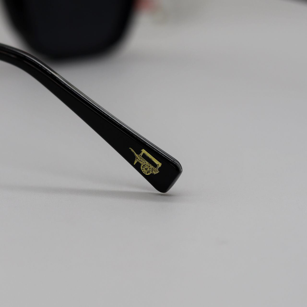 MOSCOT MARI 9
