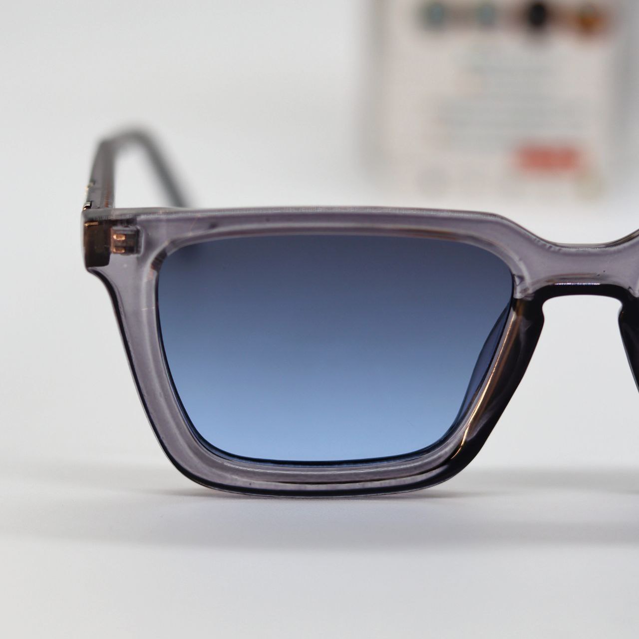 PRADA AURA
