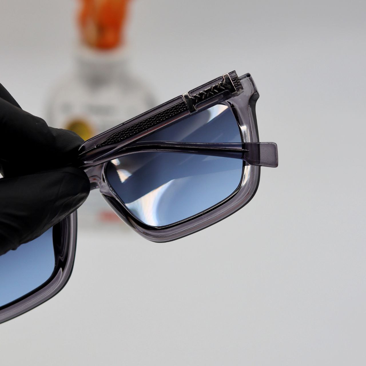 PRADA AURA