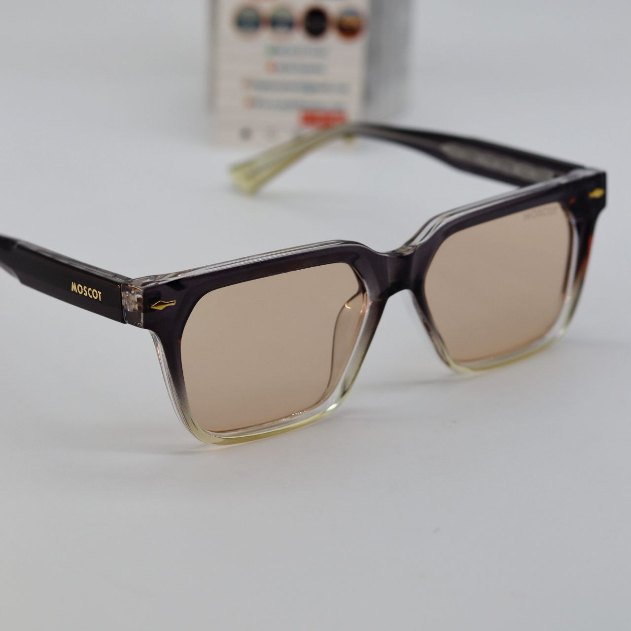 MOSCOT FOLKS